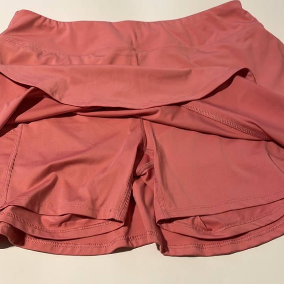 Tommy Bahama golf top and bottom large - Picture 3 of 5